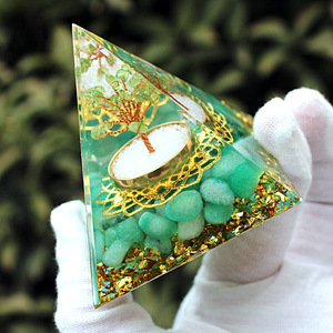 Adorno de Resina Epoxi en Forma de Pirámide, Diseño de Olivo Verde, Decoración para el Hogar, Regalo Coleccionable - Product Image 3
