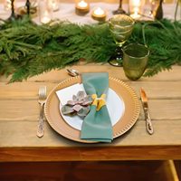 Assiette en plastique artisanale de fête de mariage en gros Assiette de présentation en plastique décorative Assiette dorée pour mariage