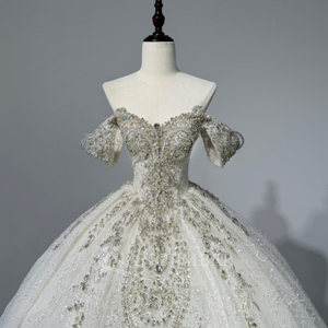 JFH135 Vestido de Novia de Lujo con Escote Corazón, Bordado de Cristales y Encaje, Estilo Imperio - Product Image 5