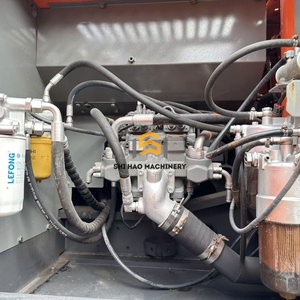 Excavatrice hydraulique sur chenilles Hitachi ZX240 d'occasion à vendre, faible usure, moteur, pompe et PLC d'origine pour le nettoyage de boues et la construction - Product Image 6