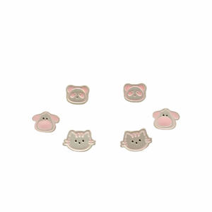 Pendientes de diseño de gato asiático, gatito de dibujos animados, aguja plateada, divertidos, dulces, lindos, con diseño de aceite, para estudiantes - Product Image 5