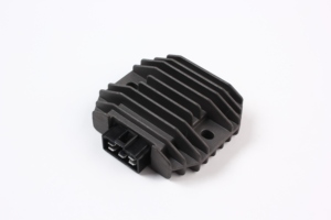 Nuovo Regolatore di Tensione di Alta Qualità T189 per <span class=keywords><strong>Suzuki</strong></span> DR650 DR 650 XF <span class=keywords><strong>Freewind</strong></span> 650, Ricambio 32800-32E00, in Plastica, Lato Destro - Product Image 3