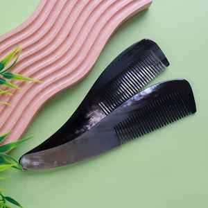 Peine para el cabello hecho a mano con cuerno de búfalo, con dientes pulidos y suaves, que es delicado con el cuero cabelludo, reduce el encrespamiento del cabello y promueve la fuerza del cabello. - Product Image 1