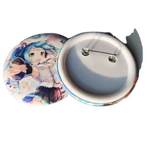 Badges promotionnels personnalisés en fer blanc de haute qualité, en forme d'étoile et de cœur, avec épingle de sûreté - Product Image 1