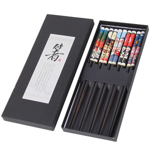 Palillos puntiagudos de estilo japonés al por mayor de fábrica, 5 pares por caja de regalo, de madera, creativos con diseño de gato de dibujos animados, para el hogar - Product Image 4