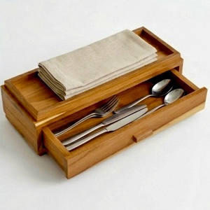 Cajón para cubiertos hecho de madera de teca 100% maciza que ofrece durabilidad para hogares, cocinas, comedores y restaurantes. - Product Image 3