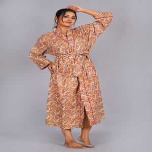 Bata Kimono de Algodón Azul Talla Grande Color Marrón, Ropa de Estar por Casa con Estampado Floral Hecho a Mano, Disponible a Precio Mayorista - Product Image 2