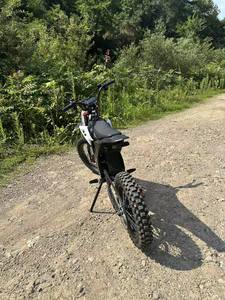 Moteur de moyeu arrière 60V 2000W à 3 vitesses pour motos tout-terrain avec batterie au lithium et moteur sans balais QC-Y02 haute performance offrant une puissance exceptionnelle - Product Image 4