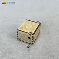Boîte à musique à manivelle personnalisée avec musique et design sur mesure, cadeau populaire, boîte à musique en bois gravée au laser