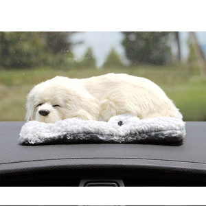 Ornement et <span class=keywords><strong>d</strong></span>écor de voiture de jouet de <span class=keywords><strong>chien</strong></span> de sommeil de simulation de peluche <span class=keywords><strong>d</strong></span>'ABS avec le sac de charbon de bois en bambou - Product Image 3