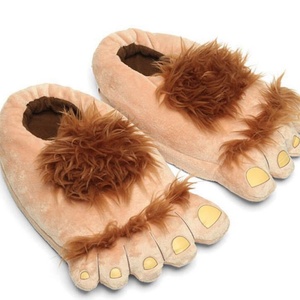 Chaussons d'intérieur unisexes en peluche chaude à motif de gros pieds pour Halloween - Product Image 5