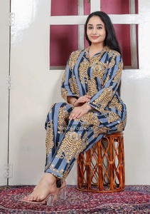 Ensemble de pyjama en rayonne imprimé sur mesure pour femmes avec chemise à manches longues et pantalon à taille élastique Vente en gros d'usine Vêtements de nuit d'été - Product Image 5