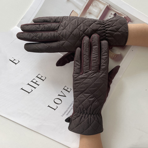Gants d'hiver BSCI thermiques <span class=keywords><strong>ultra</strong></span> doux à écran tactile longueur coude pour <span class=keywords><strong>femme</strong></span>, détection par aiguille, couleur et logo personnalisés pour usage quotidien en extérieur - Product Image 4