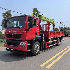 Vehículo de Transporte y Elevación Sinotruck 4*2 Equipado con Grúa Montada en Camión de 12 Toneladas para Elevación Mecánica - Product Image 3