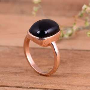 Bague en argent sterling 925 plaqué or 14 carats avec pierre précieuse en onyx noir naturel sertie à la main pour mariage et soirée - Product Image 3