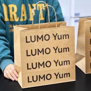 Bolsas de Papel Kraft Biodegradables y Ecológicas para Comida para Llevar, con Impresión Personalizada de su Propio Logotipo, para Restaurantes - Product Image 3