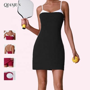 Combinaison de sport sans couture de haute qualité avec logo personnalisé, combinaison de <span class=keywords><strong>yoga</strong></span> extensible active, short <span class=keywords><strong>sexy</strong></span> dos nu, combinaison de <span class=keywords><strong>yoga</strong></span> - Product Image 1