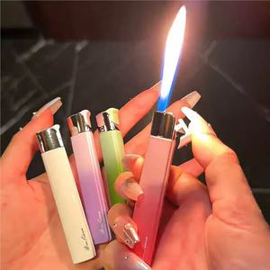 Briquet rechargeable en métal pour femme avec design compact coupe-vent – Accessoire élégant pour <span class=keywords><strong>cigarettes</strong></span> et cadeau - Product Image 1