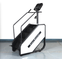 Machine à escalades et simulateur d'escalier électrique commercial Source Factory pour salle de sport intérieure, avec écran LED et structure métallique