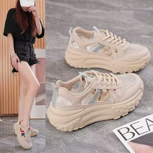 Zapatillas de deporte informales de moda de verano para <span class=keywords><strong>mujer</strong></span>, zapatos escolares deportivos de fondo grueso con cordones de malla de Torre hueca, transpirables iluminados para correr - Product Image 4