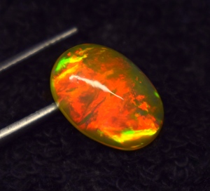 Ópalo Natural de Alta Calidad, Multifuego, Cabujón Ovalado de 15.2x12.3x6.6mm, 6.10 Quilates, Gema Suelta para Joyería - Product Image 3