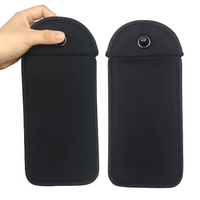 Le bracelet en caoutchouc néoprène avec une serrure pour les étuis de téléphone portable convient aux réunions scolaires, aux églises et aux mariages.