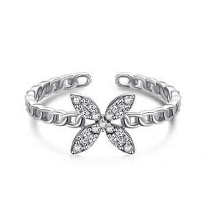 แหวนแต่งงานแบบซ้อนได้รูปใบโคลเวอร์สี่แฉกประดับเพชรซิร์โคเนียเลียนแบบเพชรแท้ ดีไซน์สวยงาม รุ่น Dylam 925 เงินสเตอร์ลิง - Product Image 1