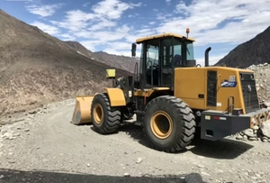 Matériel de terrassement : Mini-chargeuse sur pneus neuve ou d'occasion à bas prix avec pelle, pour tracteur agricole - Product Image 6