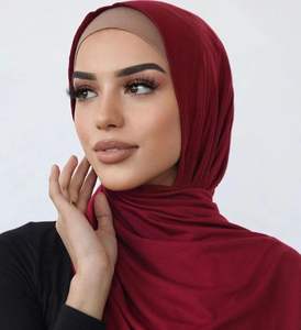 Vente en gros châle en jersey de haute qualité hijabs en jersey uni doux et extensible hijab en jersey musulman écharpes pour femmes tudung - Product Image 3