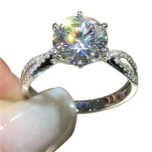 Anello Nuziale Classico a Sei Punte con Micro Pavé per Donne, Elegante Gioiello di Lusso per le Dita - Product Image 5
