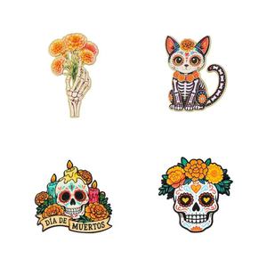 Promotion : Broche vintage en alliage de zinc, finition nickel noir, impression UV, motif squelette mexicain du Jour des Morts et marguerite, unique - Product Image 4