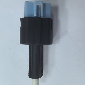 Interruptor de Luz de Freno Mitsubishi 8614A183 8614A018 8614A049 MW400005, Pieza de Repuesto para Camioneta LCV Europea, Plástico, Nuevo - Product Image 1