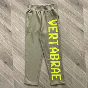 Pantalones VertaBra de marca de diseñador, pantalones de chándal rectos de alta calidad, pantalones de chándal para hombre con letras apiladas - Product Image 4