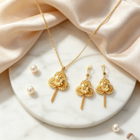 Parure de bijoux plaqué or 24 carats trèfle à quatre feuilles pour femme, collier pendentif floral, boucles d'oreilles pendantes à pompons, cadeau de mariage ou de fête