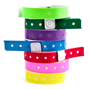 Vip vượt qua nhập học sự kiện giá rẻ tùy chỉnh một thời gian logo mềm nhựa Vinyl <span class=keywords><strong>PVC</strong></span> dây đeo cổ tay - Product Image 4