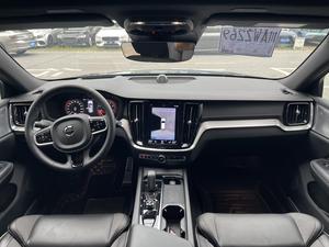 Voiture d'<span class=keywords><strong>occasion</strong></span> <span class=keywords><strong>Volvo</strong></span> <span class=keywords><strong>V60</strong></span> B5 48V 2022, break de luxe d'<span class=keywords><strong>occasion</strong></span>, conduite à gauche, automatique, robuste, high-tech, sportif, scandinave, 250 ch, 350 Nm - Product Image 5