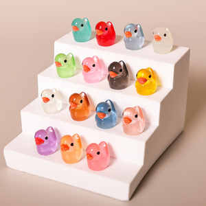 Patitos de Resina Pequeños al por Mayor, Figuras Clásicas de Patos Mini, Colores Surtidos y Patitos que Brillan en la Oscuridad, Adornos para Micropaisajes - Product Image 4
