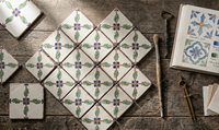 Carreaux de céramique géométriques floraux peints à la main, motif cruciforme sur mesure, 100x100mm, carreaux d'intérieur émaillés artisanaux lumineux