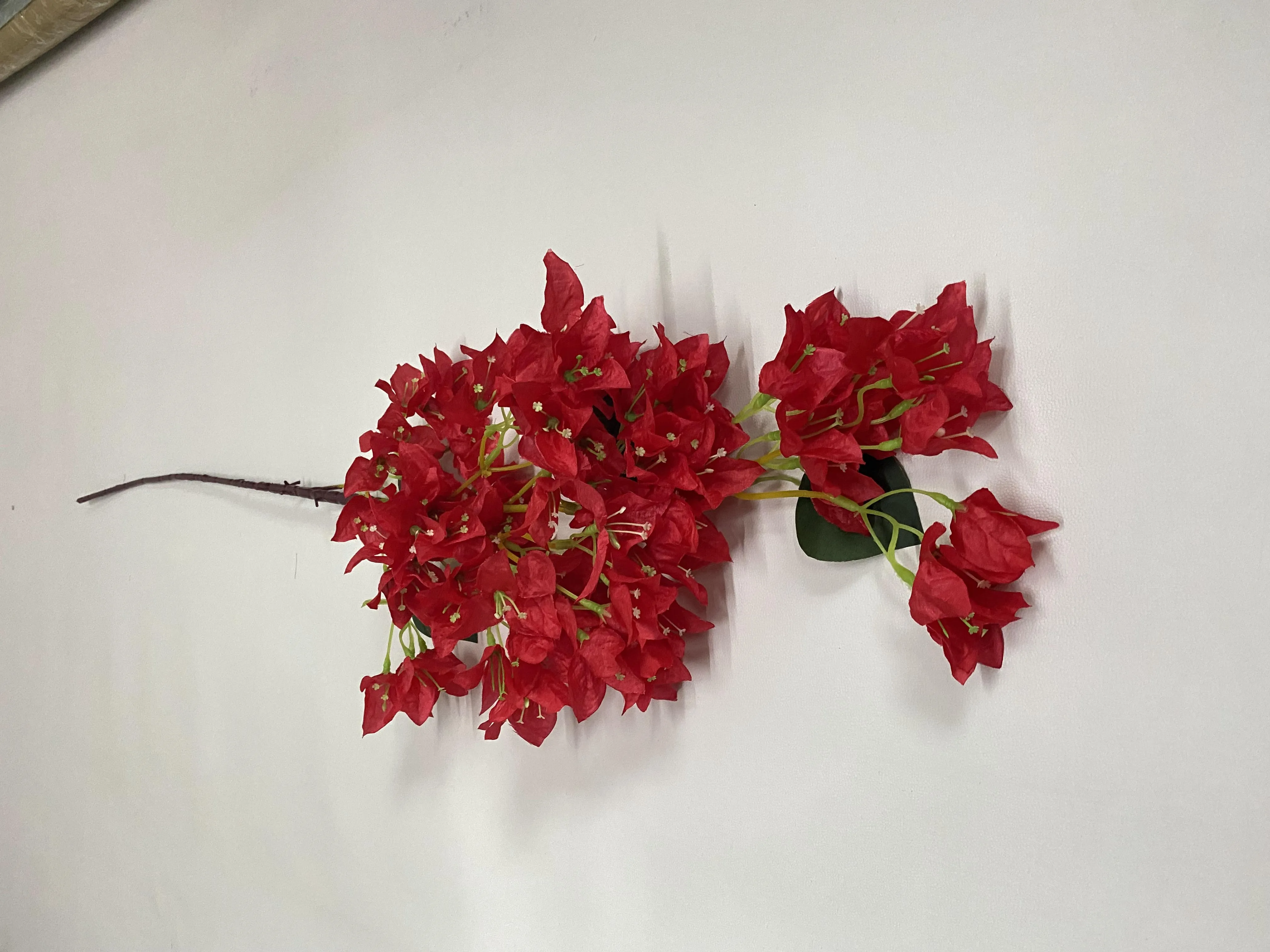 Commercio all'ingrosso decorazione della casa triangolo prugna fiori seta bougainvillea artificiale