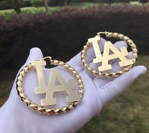 Pendientes de Aro Trenzados de Acero Inoxidable Chapados en Oro de 18K con Personajes de Dibujos Animados Personalizados para Mujer, Modernos para Fiestas, Disponibles para Dropshipping - Product Image 5