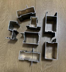 Profili in Alluminio per Finestre Scorrevoli e Porte, Estrusi in Alluminio Serie 6000, Servizio di Taglio, Rivestimento in Polvere Bronzo - Product Image 1