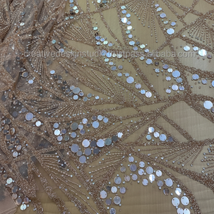 Robe de mariée blanche en Tulle, dentelle, tissu perlé - Product Image 1