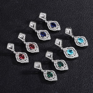 Pendientes de Moda Ecológicos de Cobre Plateado con Circonita Verde Ovalada de 6*8mm, Estilo Vintage con Forma de Flor para Mujer - Product Image 3