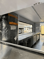 Café mobile en conteneur préfabriqué de 20 pieds pour l'extérieur, avec cuisine intégrée