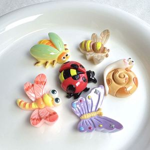 Abalorios de resina con forma de insectos (libélula, caracol) para decoración DIY de fundas de teléfono y pinzas para el pelo - Product Image 5