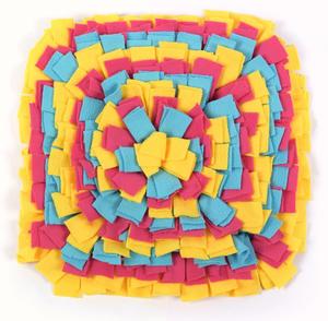 Tapis de renifflement carré pour chiens, favorise la recherche naturelle de nourriture, tapis interactif pour animaux de compagnie, tapis de renifflement pour chiens - Product Image 1