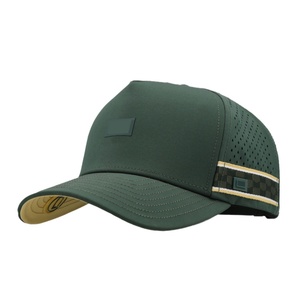 หมวกแก๊ปตาข่ายแบบกำหนดเอง OEM พร้อมโลโก้ 5 แผง ปีกโค้งเล็กน้อย แบบ Snapback ป้ายยางกันน้ำ หมวกกอล์ฟ - Product Image 1