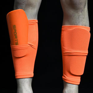 Protège-tibias de football avec soutien du mollet et manchon de compression avec poche - Product Image 1