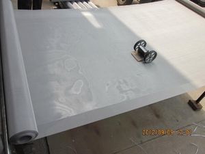 ตาข่ายลวดสแตนเลสแบบทวิลธรรมดา ขนาด 270 300 325 350 400 สำหรับอุตสาหกรรมโทรศัพท์มือถือ เชื่อม ดัด และกรอง ขายส่ง - Product Image 4