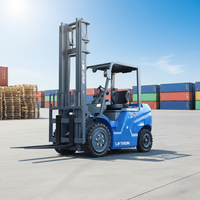 Chariot élévateur électrique Liftron CPD20 pour la manutention de charges et la distribution de matériaux, capacité de 2 tonnes